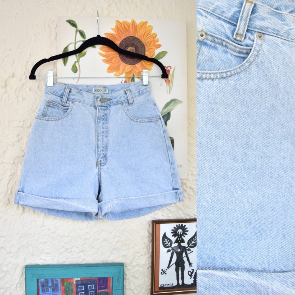 80s light wash blue denim high waisted shorts (24”)